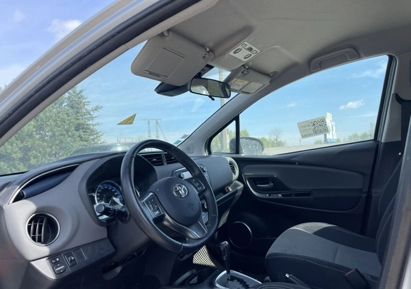 Toyota Yaris cena 23800 przebieg: 100808, rok produkcji 2015 z Oleśnica małe 46